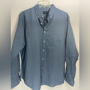 Club Monaco Men’s Button Down Shirt. Size Large. Color: Blue